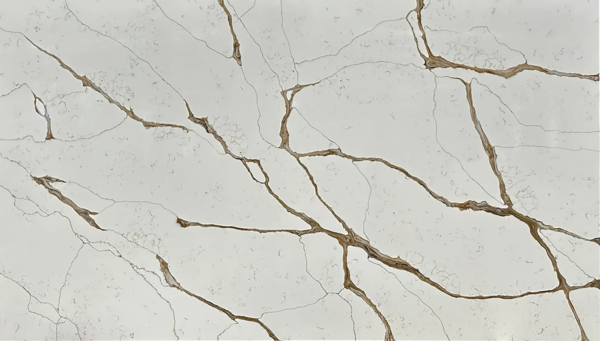 gq t0118 overlook calacatta gold quartz slab pale cool grey white bold warm bronze brown vein delicate grey spiderweb crack gq t0118 overlook calacatta gold quartz slab pale cool grey white bold warm bronze brown vein delicate grey spiderweb crack